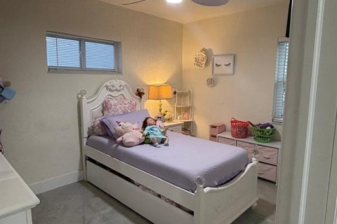 Casa en venta en West Palm Beach, Florida, 4 dormitorios, 131.83 m2 № 2338174 - foto 13