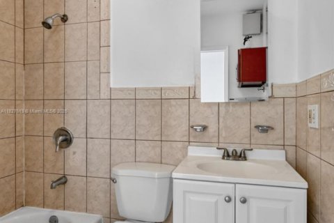 Casa en venta en North Miami Beach, Florida, 4 dormitorios, 118.54 m2 № 1927065 - foto 24