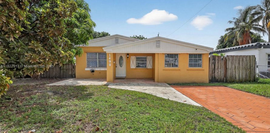 Casa en North Miami Beach, Florida 4 dormitorios, 118.54 m2 № 1927065