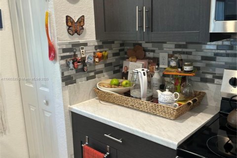 Купить таунхаус в Хомстед, Флорида 3 спальни, 169.73м2, № 1956213 - фото 13