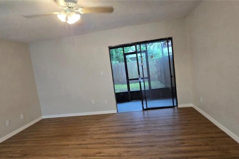 Adosado en venta en Kissimmee, Florida, 2 dormitorios, 99.78 m2 № 1912944 - foto 5