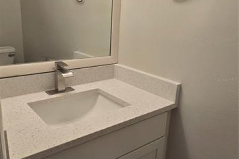 Adosado en venta en Kissimmee, Florida, 2 dormitorios, 99.78 m2 № 1912944 - foto 7