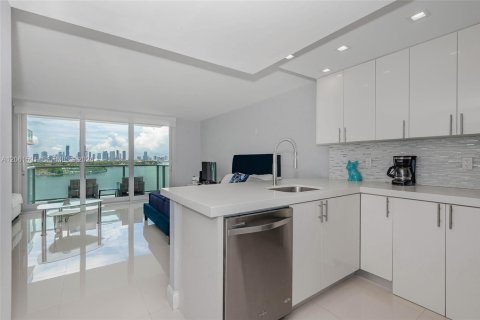 Condominio en venta en Miami Beach, Florida, 50.45 m2 № 2246435 - foto 15