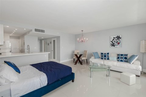 Condominio en venta en Miami Beach, Florida, 50.45 m2 № 2246435 - foto 10