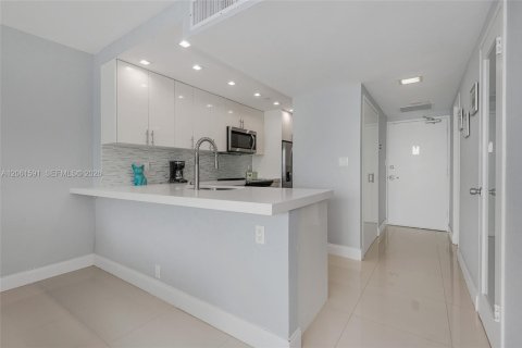 Condominio en venta en Miami Beach, Florida, 50.45 m2 № 2246435 - foto 11