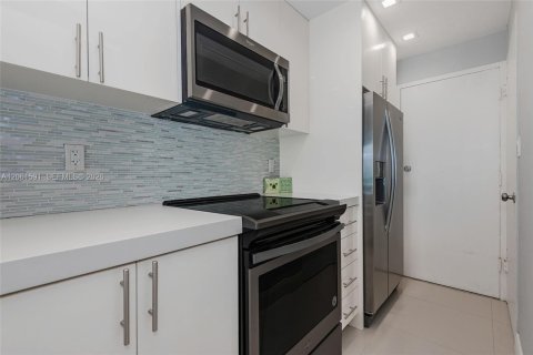 Condominio en venta en Miami Beach, Florida, 50.45 m2 № 2246435 - foto 14