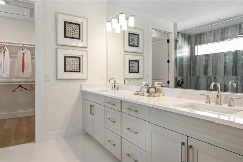 House in Parrish, Florida 3 bedrooms, 231.33 sq.m. № 2391458 - photo 15
