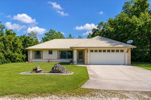 House in Fort MC Coy, Florida 3 bedrooms, 134.71 sq.m. № 2303161