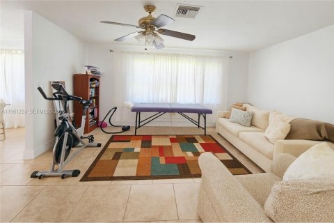 Купить виллу или дом в Нейплс, Флорида 4 спальни, 175.12м2, № 2023912 - фото 12