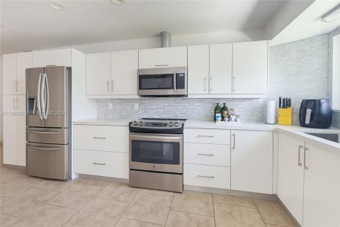 Купить виллу или дом в Нейплс, Флорида 4 спальни, 175.12м2, № 2023912 - фото 7