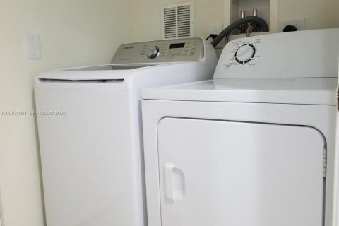 Villa ou maison à louer à Parkland, Floride: 3 chambres, 130.16 m2 № 2008374 - photo 4