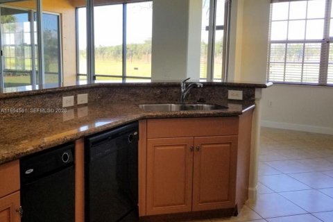 Villa ou maison à louer à Parkland, Floride: 3 chambres, 130.16 m2 № 2008374 - photo 2