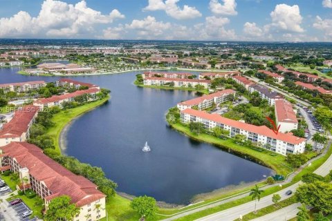 Condominio en alquiler en Pembroke Pines, Florida, 1 dormitorio, 63.64 m2 № 1990448 - foto 16