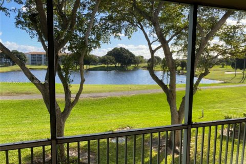 Condo in Pembroke Pines, Florida, 1 bedroom  № 1990448