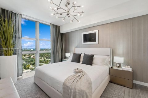 Condo in Hollywood, Florida, 1 bedroom  № 1939548 - photo 11
