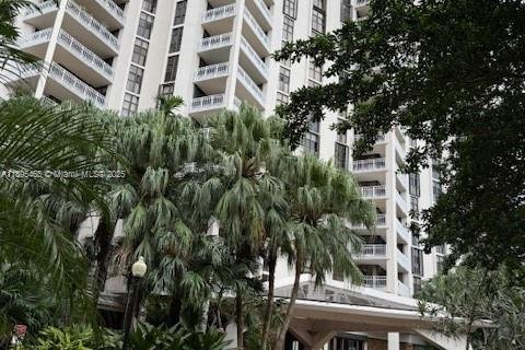Снять в аренду кондоминиум в Майами, Флорида 2 спальни, 121.89м2, № 1950354 - фото 1