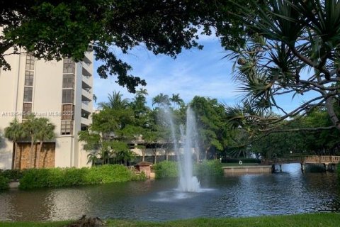 Снять в аренду кондоминиум в Майами, Флорида 2 спальни, 121.89м2, № 1950354 - фото 24