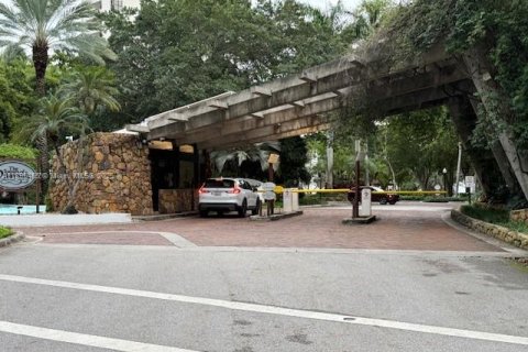 Снять в аренду кондоминиум в Майами, Флорида 2 спальни, 121.89м2, № 1950354 - фото 3