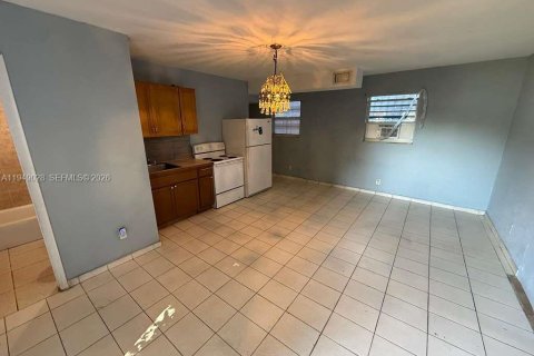 Снять в аренду виллу или дом в Майами, Флорида 2 спальни, 239.69м2, № 2004848 - фото 4