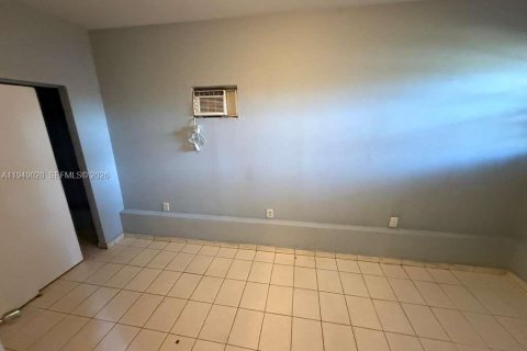 Снять в аренду виллу или дом в Майами, Флорида 2 спальни, 239.69м2, № 2004848 - фото 8