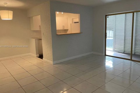 Studio in the Condo in Miami Gardens, Florida № 2081415