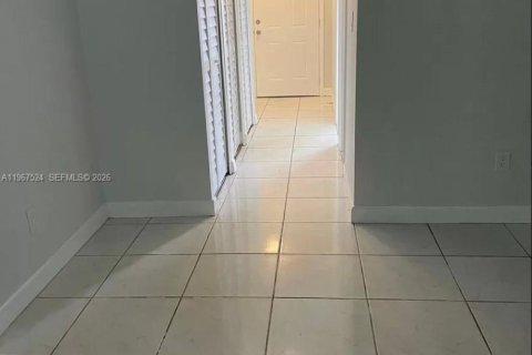 Studio in the Condo in Miami Gardens, Florida № 2081415 - photo 2