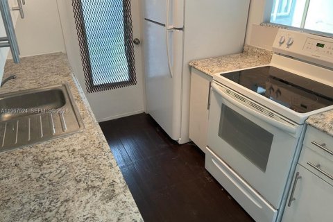 Studio in the Condo in Miami Gardens, Florida № 2081415 - photo 6