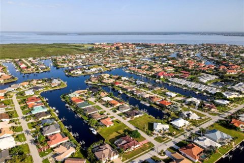 Casa en alquiler en Punta Gorda, Florida, 3 dormitorios, 184.13 m2 № 1869040 - foto 4
