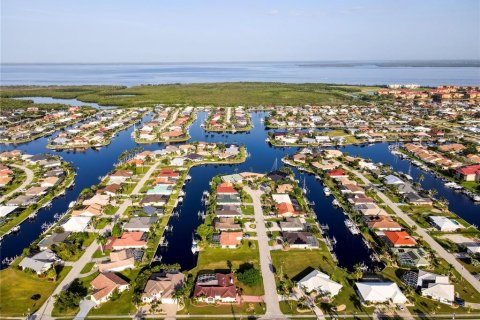 Casa en alquiler en Punta Gorda, Florida, 3 dormitorios, 184.13 m2 № 1869040 - foto 2