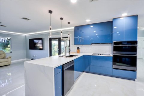Casa en alquiler en Punta Gorda, Florida, 3 dormitorios, 184.13 m2 № 1869040 - foto 25