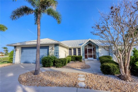 Casa en alquiler en Punta Gorda, Florida, 3 dormitorios, 184.13 m2 № 1869040 - foto 1
