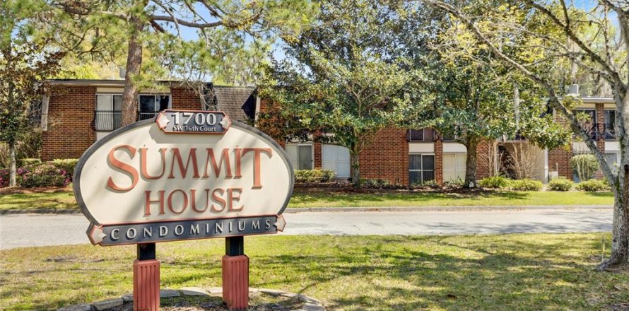 Condominio en Gainesville, Florida, 2 dormitorios № 1800102