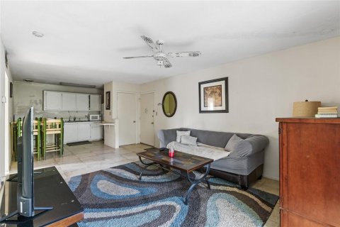 Condominio en alquiler en Gainesville, Florida, 2 dormitorios, 70.14 m2 № 1800102 - foto 6