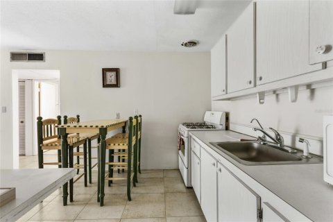 Condominio en alquiler en Gainesville, Florida, 2 dormitorios, 70.14 m2 № 1800102 - foto 10