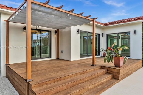 Купить виллу или дом в Серфсайд, Флорида 3 спальни, № 2008871 - фото 16