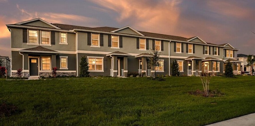 Townhouse in Apopka, Florida 4 bedrooms, 176.89 sq.m. № 2225842