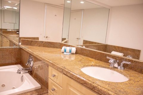 Condominio en venta en Miami, Florida, 2 dormitorios, 138.98 m2 № 2088595 - foto 19