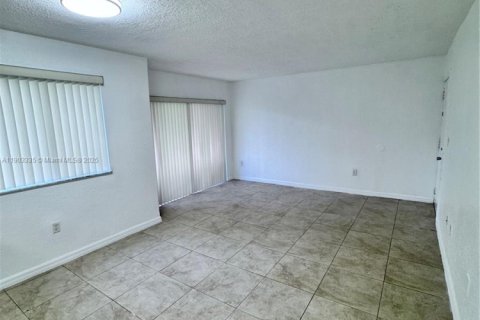Copropriété à louer à Miami, Floride: 2 chambres, 76.18 m2 № 1954380 - photo 15