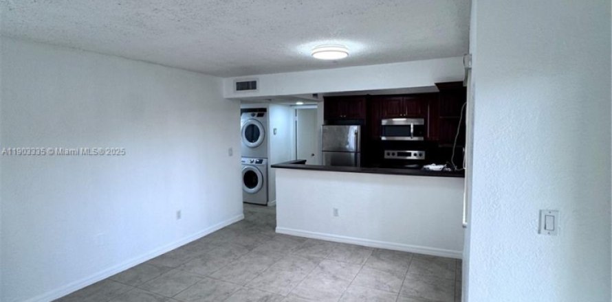 Condominio en Miami, Florida, 2 dormitorios  № 1954380