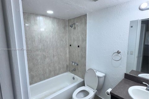 Copropriété à louer à Miami, Floride: 2 chambres, 76.18 m2 № 1954380 - photo 17