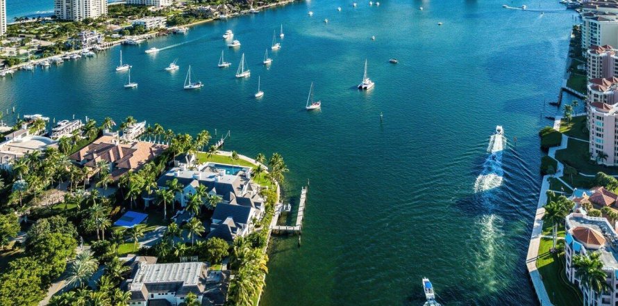 House in Boca Raton, Florida 4 bedrooms, 280.84 sq.m. № 1178677