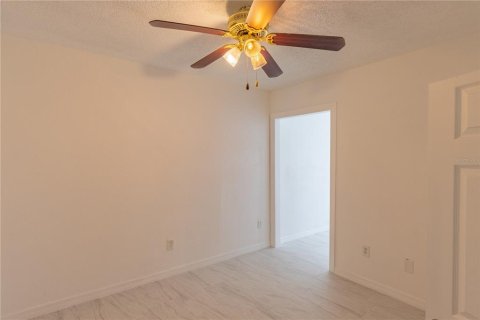 House in Clearwater, Florida 3 bedrooms, 165.64 sq.m. № 2167214 - photo 7