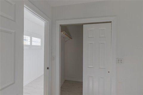 House in Clearwater, Florida 3 bedrooms, 165.64 sq.m. № 2167214 - photo 11