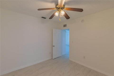 House in Clearwater, Florida 3 bedrooms, 165.64 sq.m. № 2167214 - photo 16