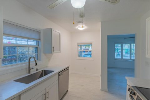House in Clearwater, Florida 3 bedrooms, 165.64 sq.m. № 2167214 - photo 29