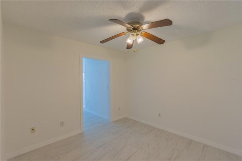 House in Clearwater, Florida 3 bedrooms, 165.64 sq.m. № 2167214 - photo 15