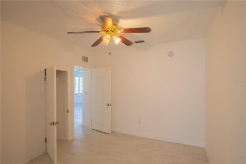 House in Clearwater, Florida 3 bedrooms, 165.64 sq.m. № 2167214 - photo 8