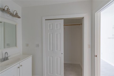 House in Clearwater, Florida 3 bedrooms, 165.64 sq.m. № 2167214 - photo 19