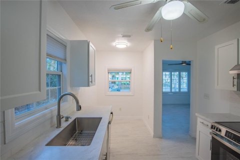 House in Clearwater, Florida 3 bedrooms, 165.64 sq.m. № 2167214 - photo 28
