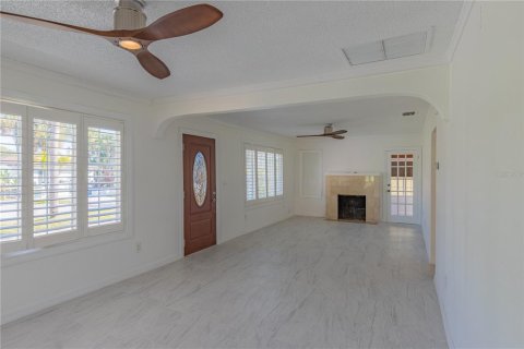 House in Clearwater, Florida 3 bedrooms, 165.64 sq.m. № 2167214 - photo 4